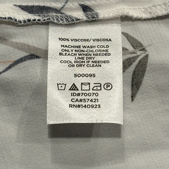 womens LOFT floral button down tank w/ front tie - sz M - Picture 3 of 3